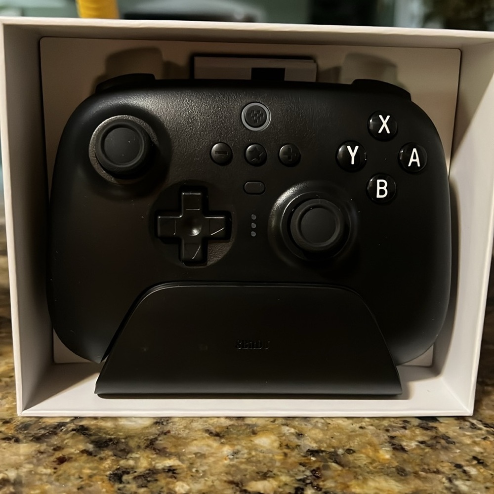 8BitDo  Ultimate Bluetooth Controller  charging Dock/2.4G Adapter - Picture 5 of 6